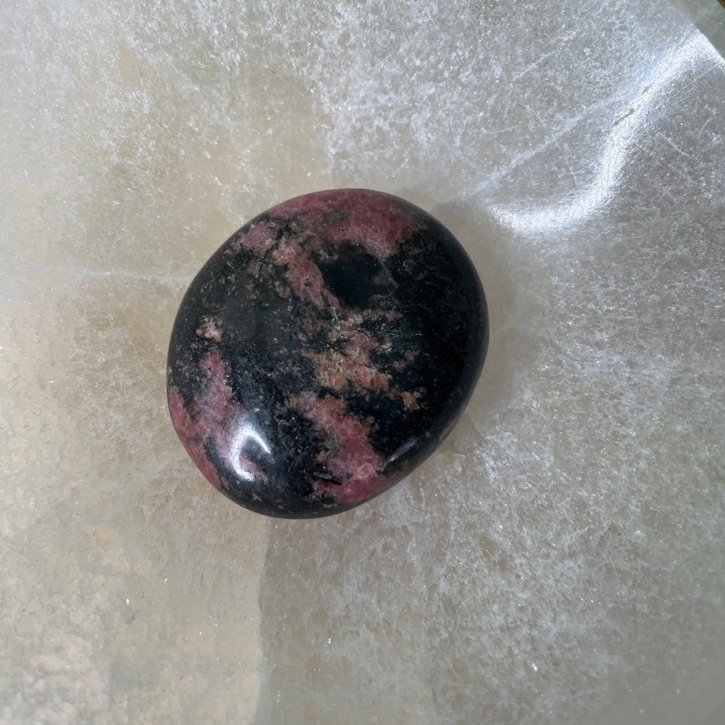 Rhodonite palm stone - C